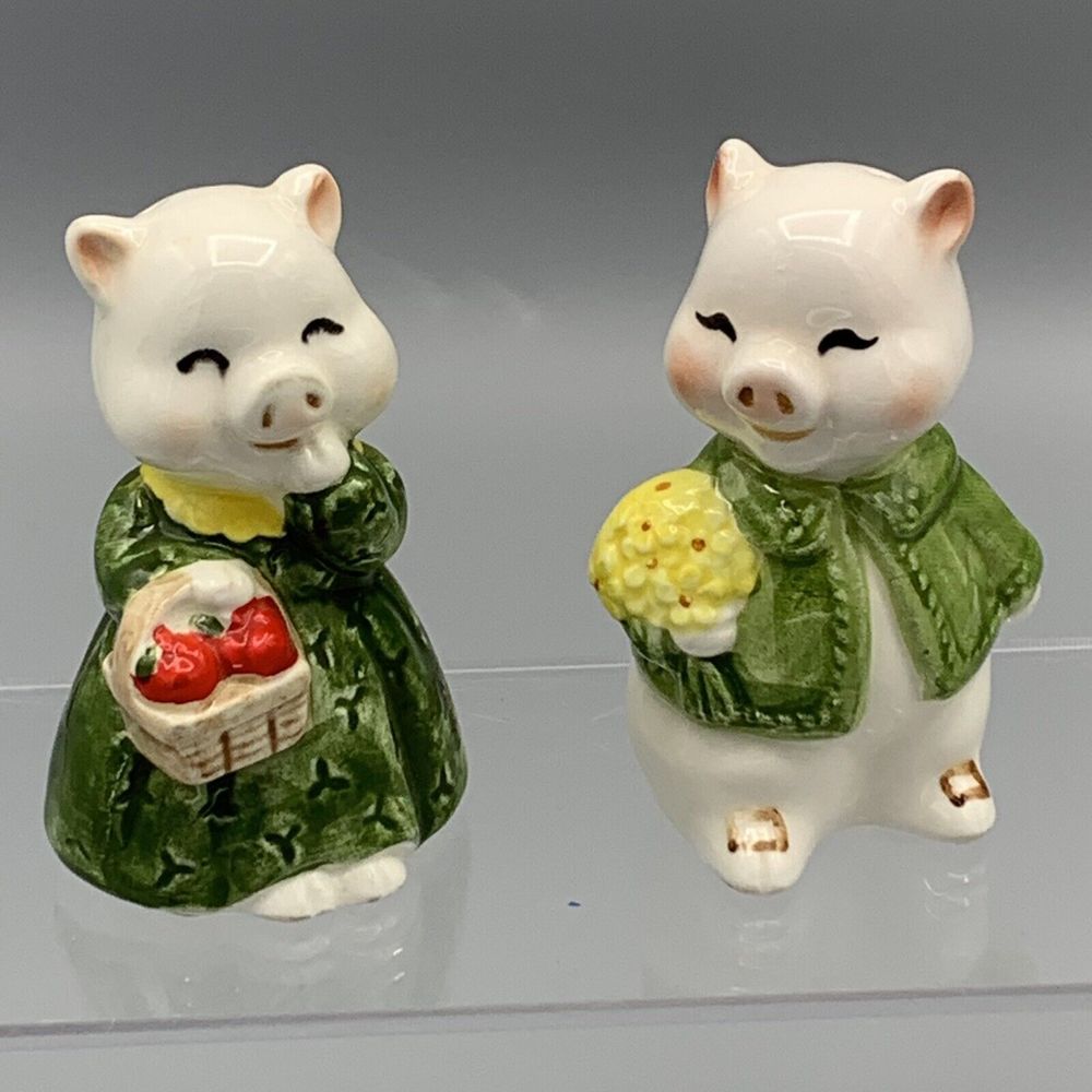 Josef Originals Patrick and Patricia Pig Couple Salt Pepper Shakers Japan 1960